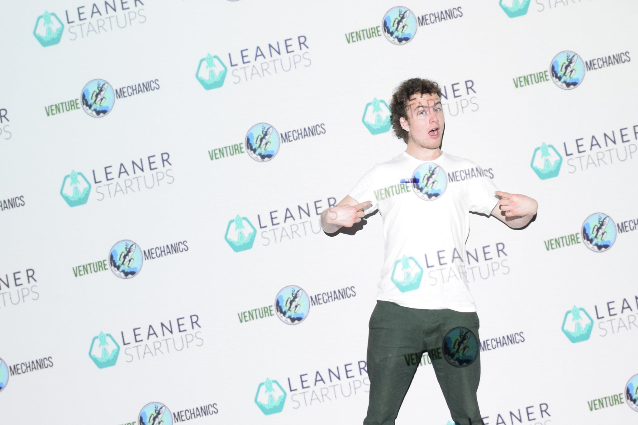 Custom photo backdrop for tech event by Leaner Startups